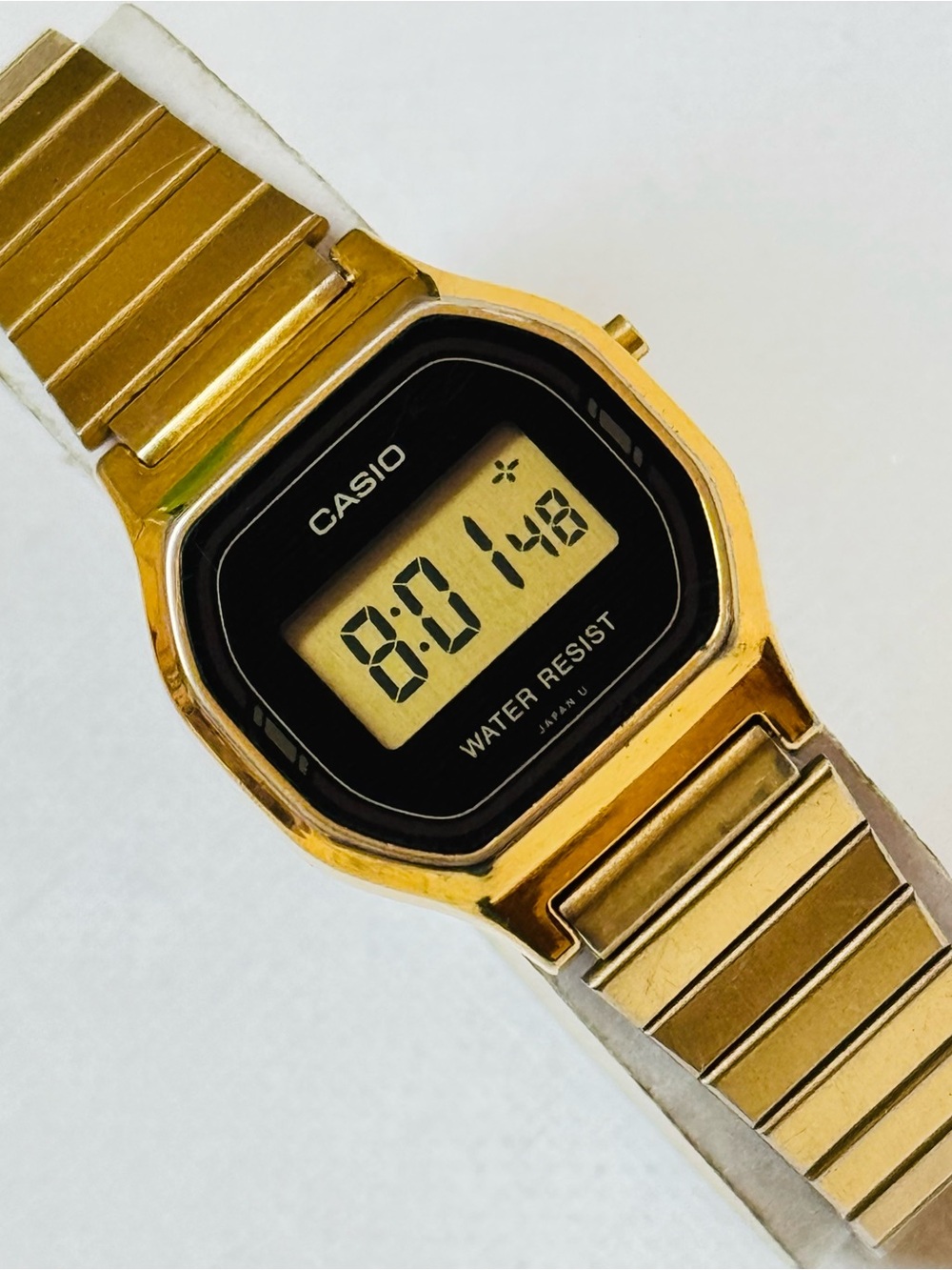 Vintage Casio Japan Women's Retro Gold Brown Black Dial Digital Watch 681 L500
